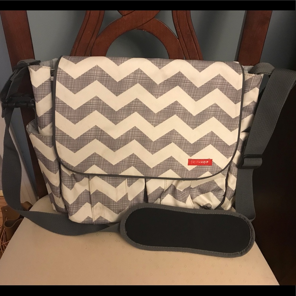 Skip Hop Gray and White Chevron Diaper Bag